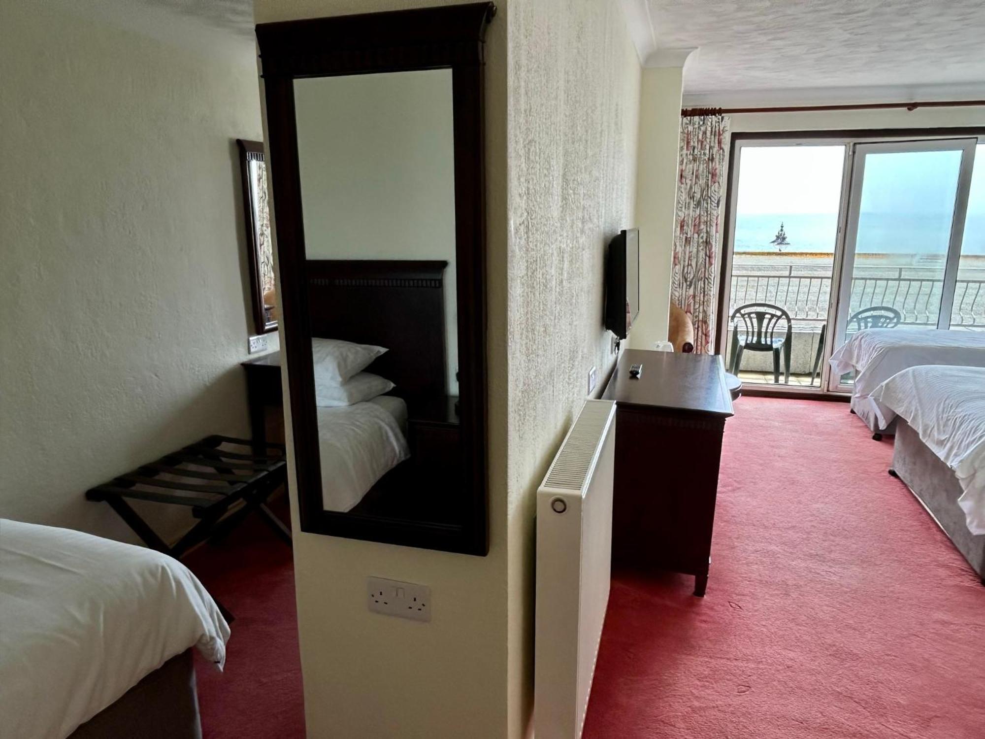 Regent Court - Seafront, Sandown - Free Car Ferry For Bookings Of 3 Or More Nights, Subject To Availability 客房 照片