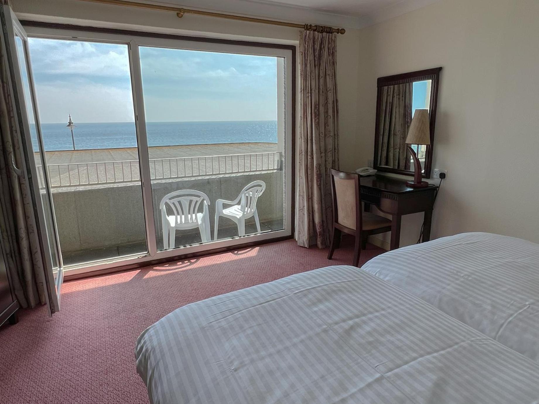 Regent Court - Seafront, Sandown - Free Car Ferry For Bookings Of 3 Or More Nights, Subject To Availability 客房 照片