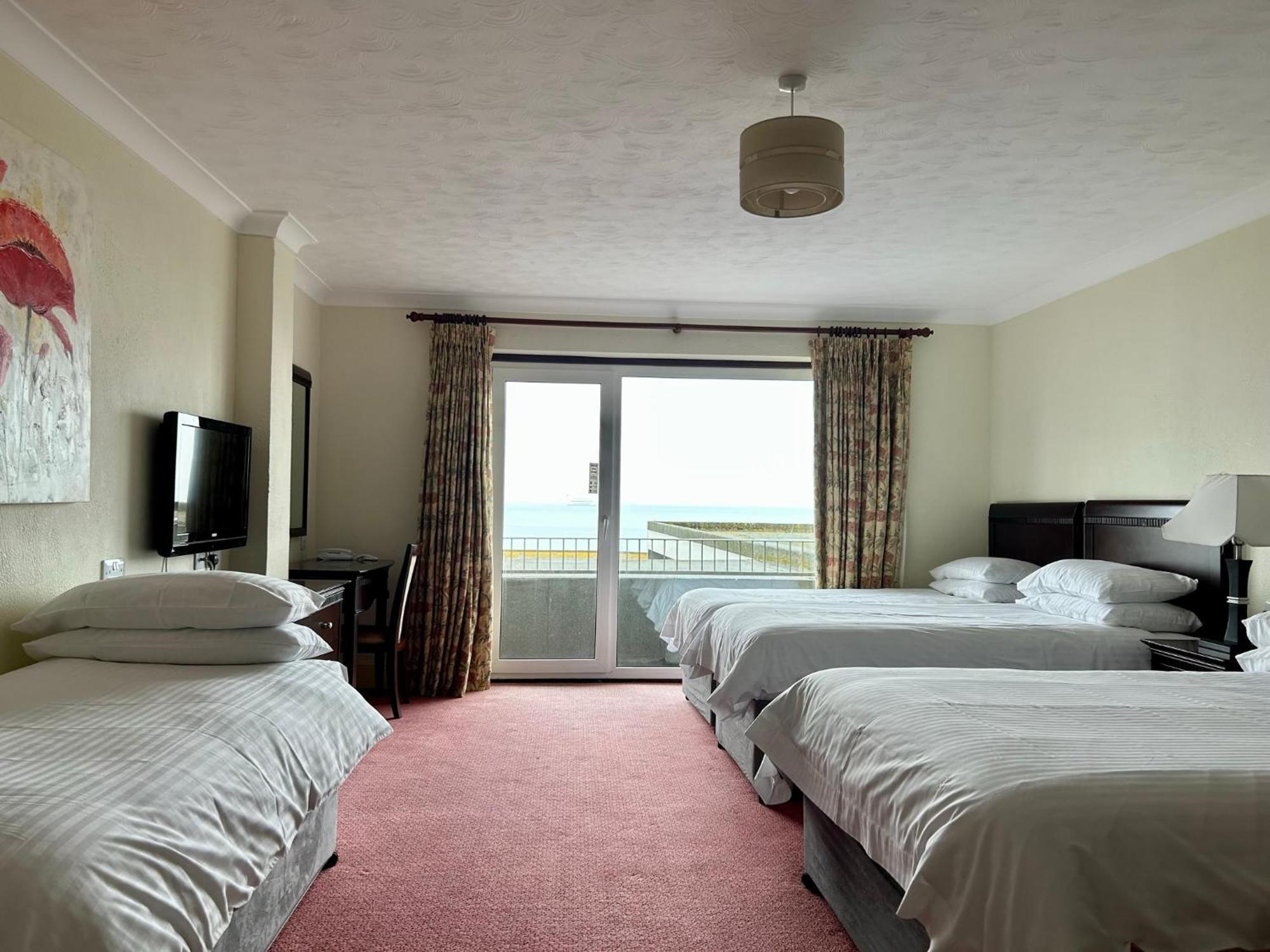 Regent Court - Seafront, Sandown - Free Car Ferry For Bookings Of 3 Or More Nights, Subject To Availability 客房 照片