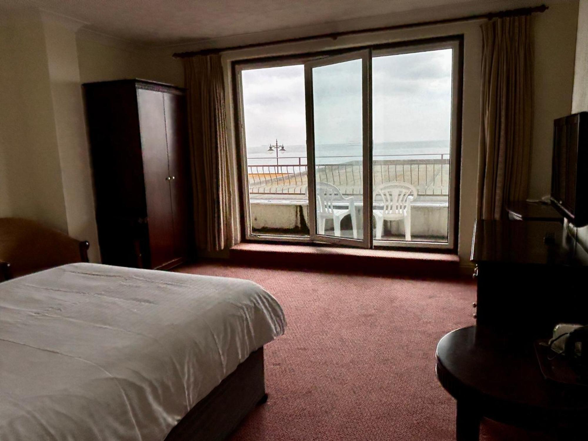 Regent Court - Seafront, Sandown - Free Car Ferry For Bookings Of 3 Or More Nights, Subject To Availability 客房 照片