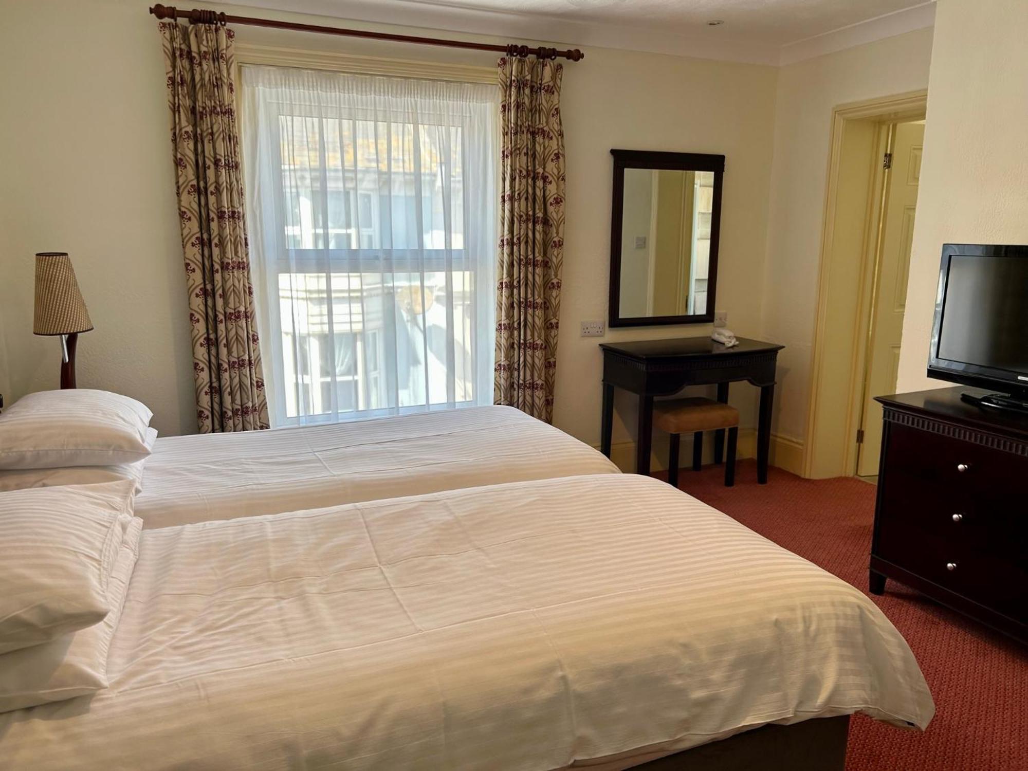 Regent Court - Seafront, Sandown - Free Car Ferry For Bookings Of 3 Or More Nights, Subject To Availability 客房 照片